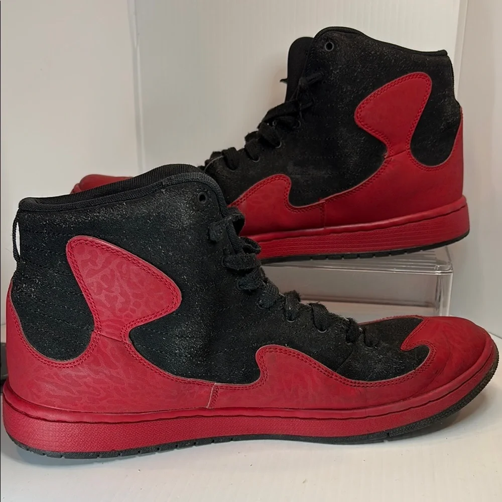 Jordan  Men's Black and‎ Red Sneakers size 12 box 1